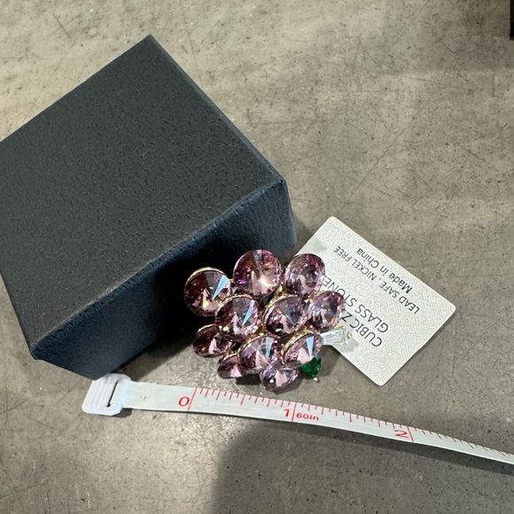 Elegant FUN & FABULOUS purple “grapes cluster” Ring🍇cubic zirconia/glass stones🍇 - Picture 4 of 7